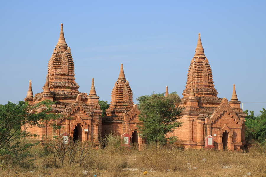 Pequenos templos en Bagan - Myanmar Pequenos templos en Bagan - Myanmar