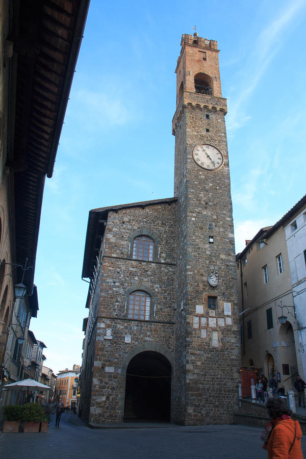 Piazza del Popolo en Montalcino Toscana Piazza del Popolo en Montalcino Toscana