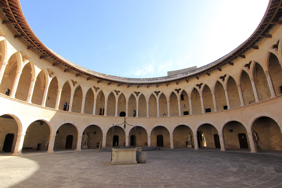 Planta circular del castillo de Bellver Planta circular del castillo de Bellver