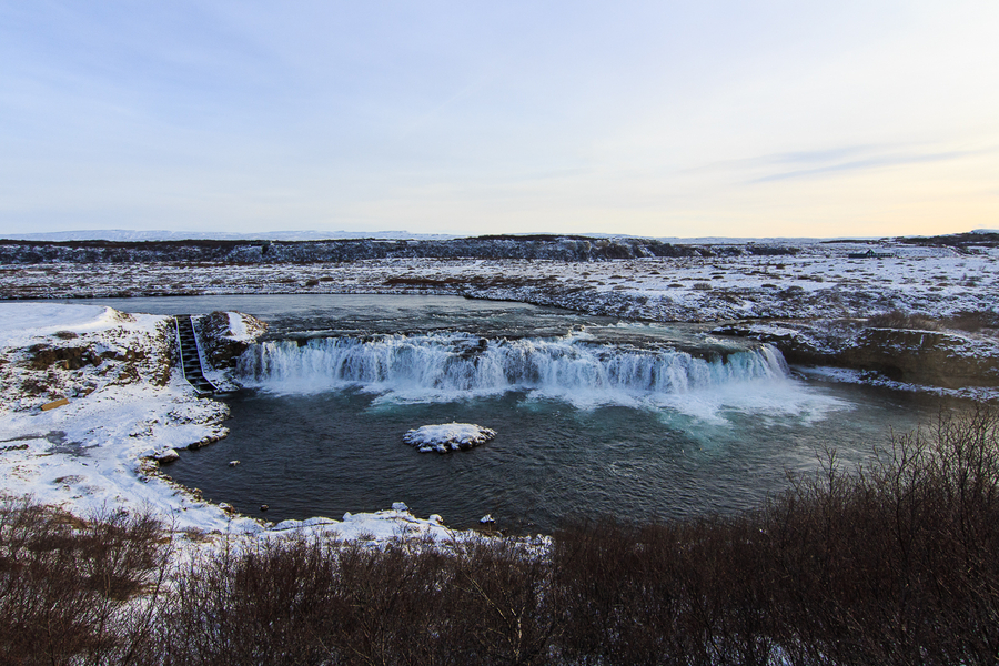 preciosa catarata en Islandia preciosa catarata en Islandia