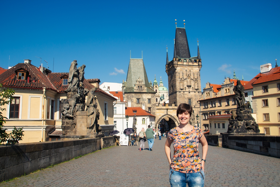 Puente de Carlos Praga en un dia