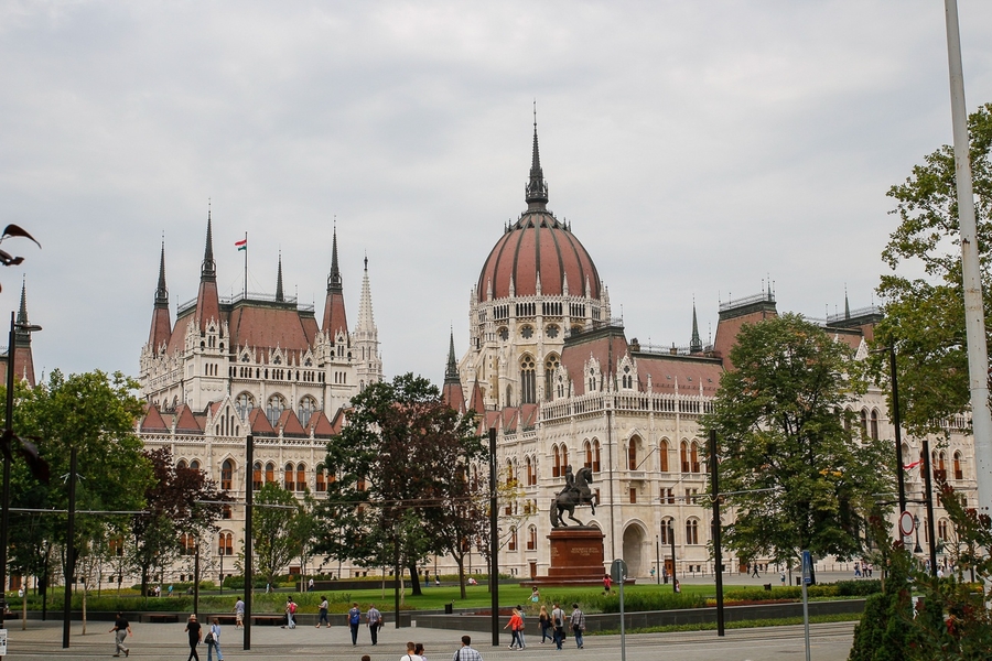 Que ver en Budapest - Plaza del parlamento Que ver en Budapest - Plaza del parlamento