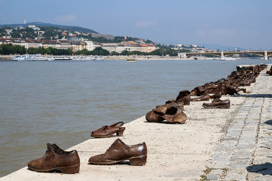 Que ver en Budapest - Zapatos a la orilla del Danubio