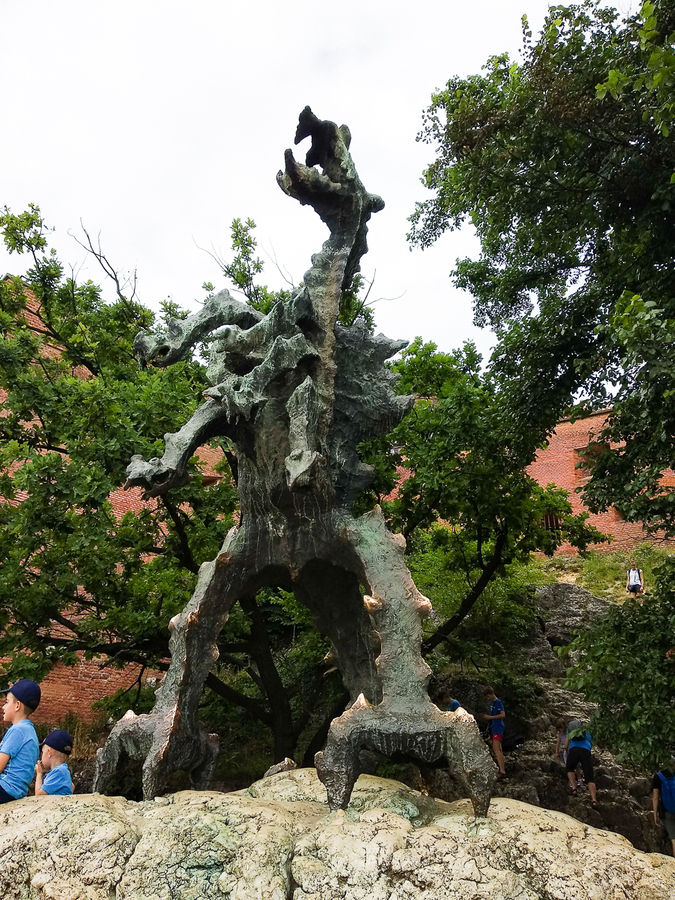 que ver en cracovia guarida del dragon