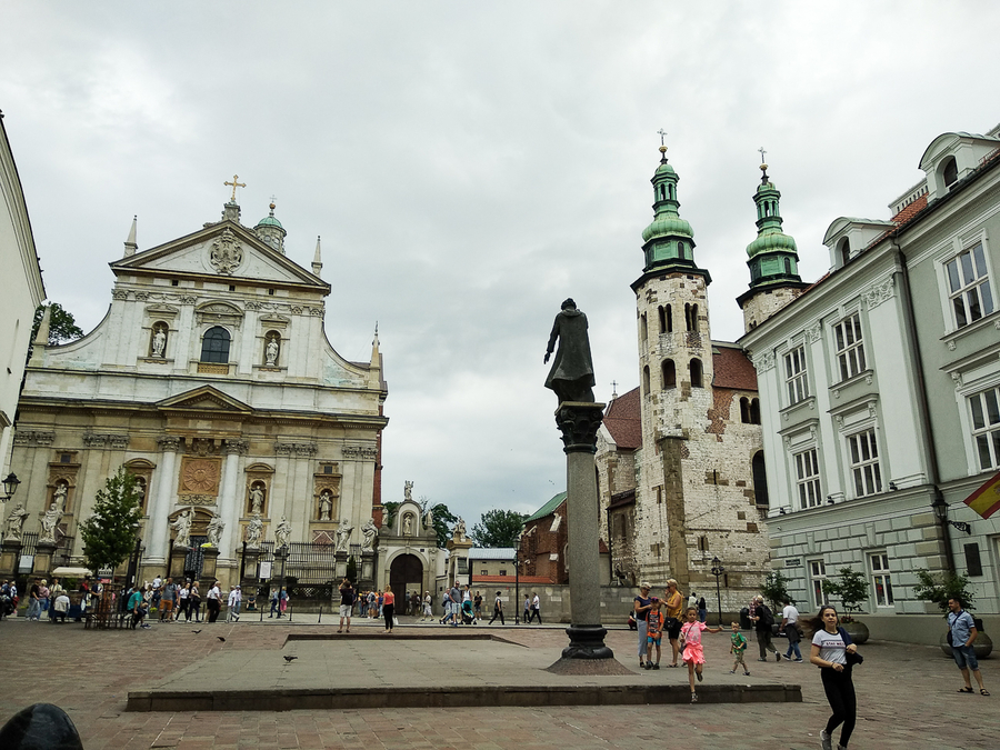 que ver en cracovia iglesia de san pedro y san pablo