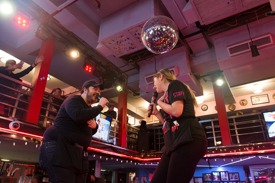 Que ver en Nueva York Ellen Stardust Dinner Que ver en Nueva York Ellen Stardust Dinner