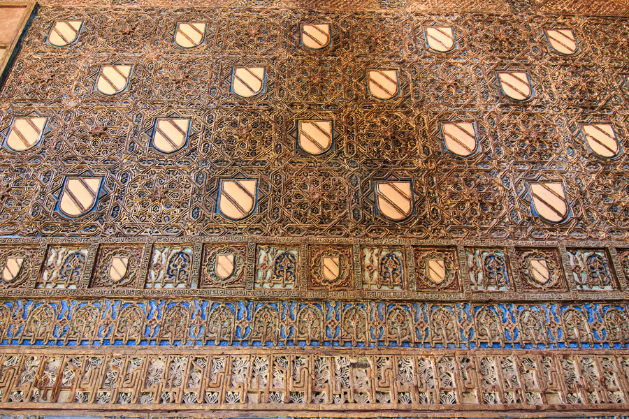 Relieves en la capilla mudejar de San Bartolome en Cordoba Relieves en la capilla mudejar de San Bartolome en Cordoba