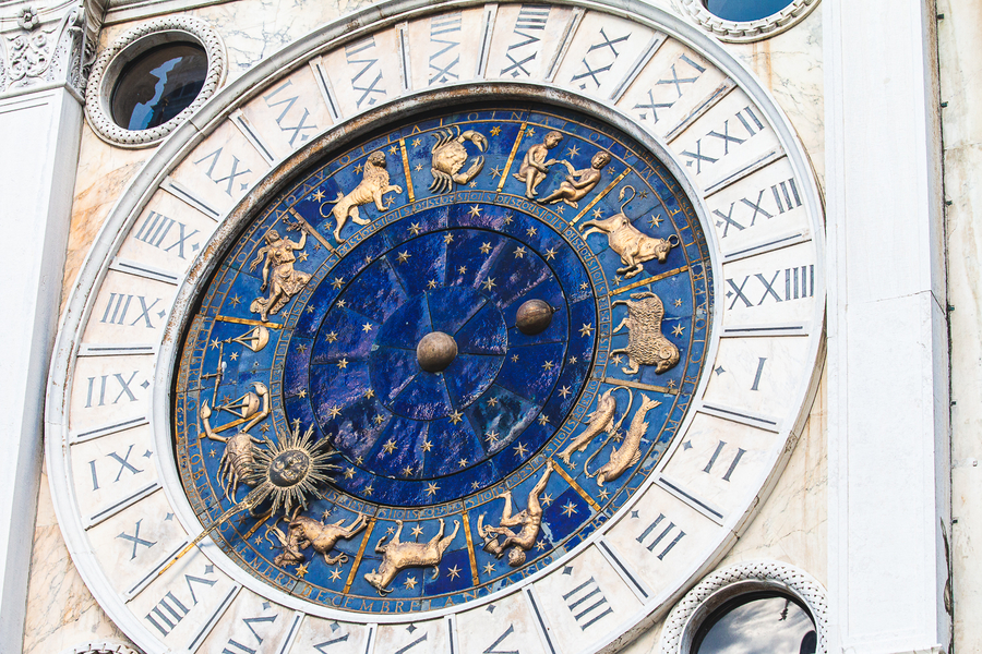 Reloj de Plaza San Marcos desde la azotea de la Basílica de San Marcos