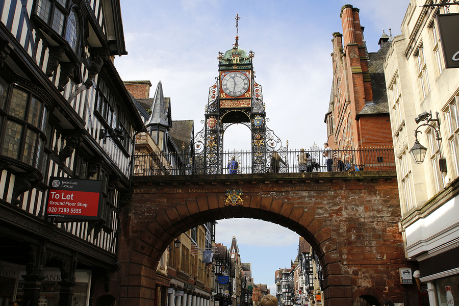 Reloj en la calle principal de Chester Reloj en la calle principal de Chester