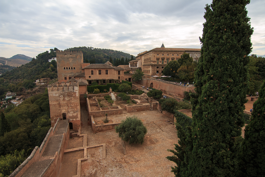 Ruinas de la alcazaba en la Alhambra Ruinas de la alcazaba en la Alhambra