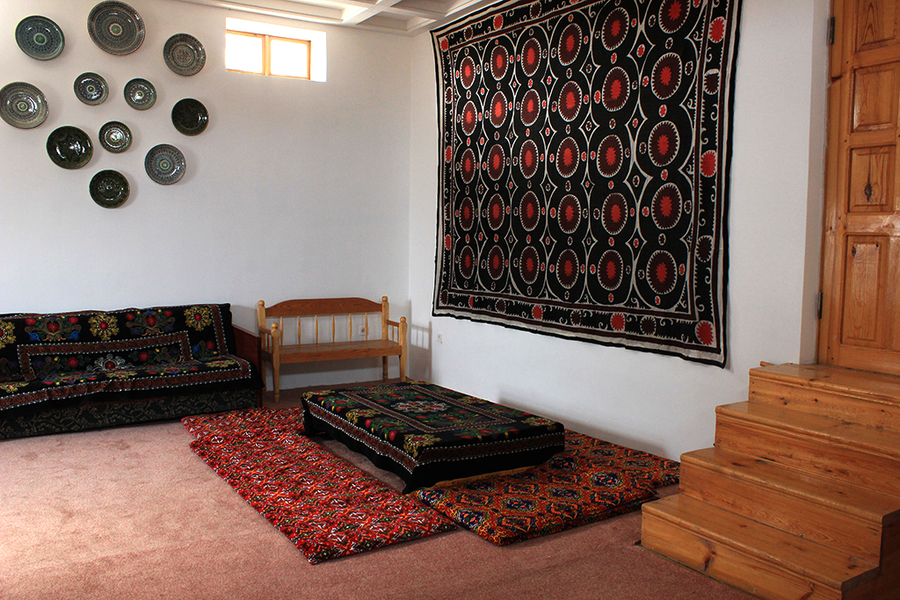 Sala de estar del Meros Bed and Breakfast en Khiva