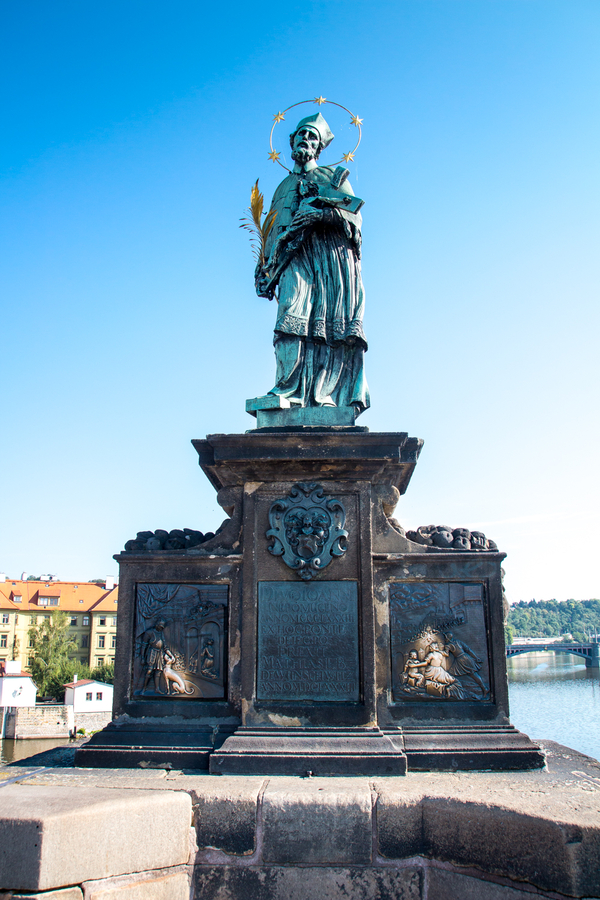 San Juan de Nepomuceno en puente de Carlos de Praga