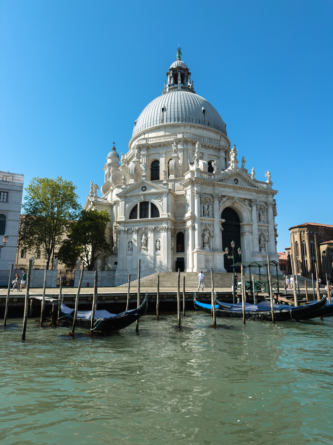 La iglesia de Santa María della Salute: un monumento top de Venecia