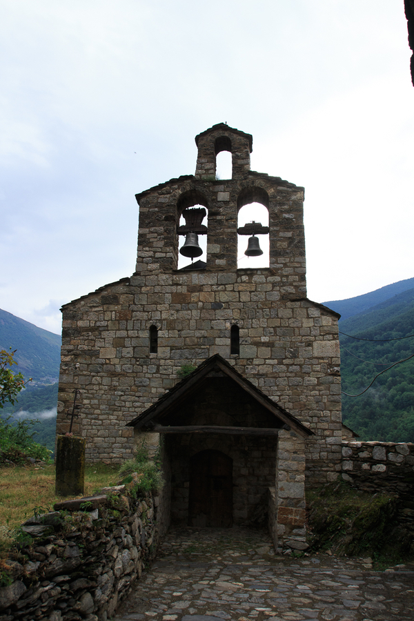 Iglesia romanica de Santa Maria de Cardet