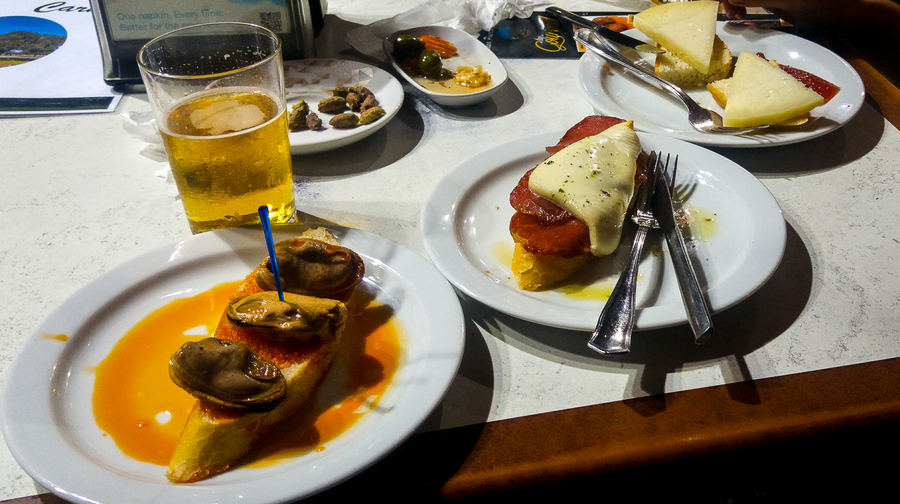 Sevilla lloviendo tapas