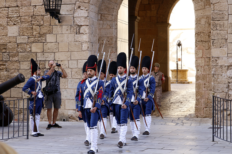 Soldados en el Palacio Real de la Almudaina
