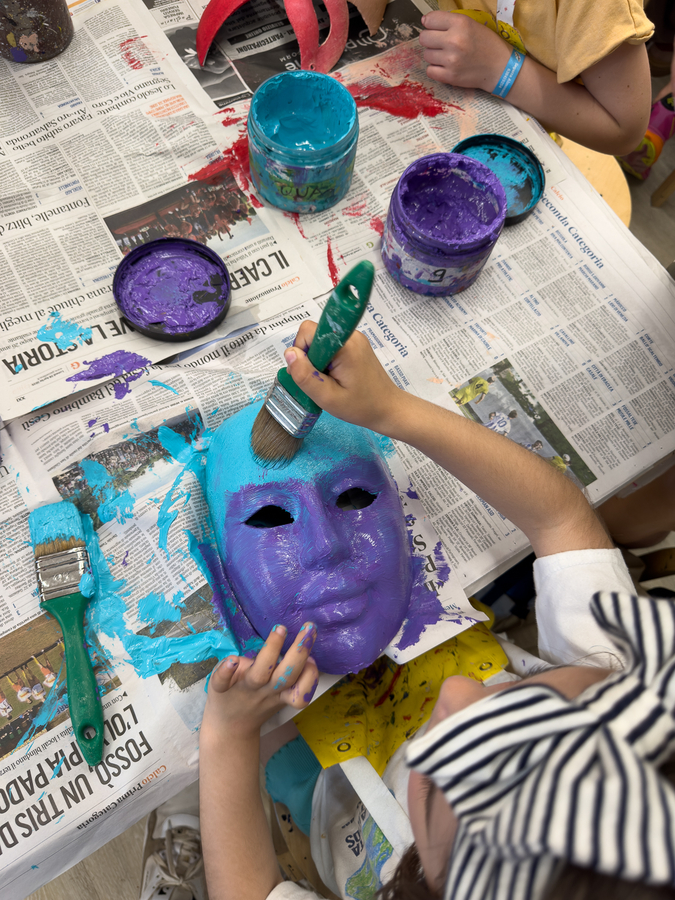 Taller de mascaras venecianas con niños