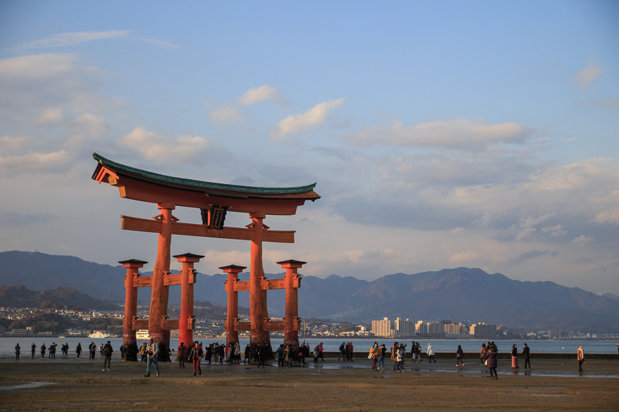 Tori rojo en Miyajima Tori rojo en Miyajima