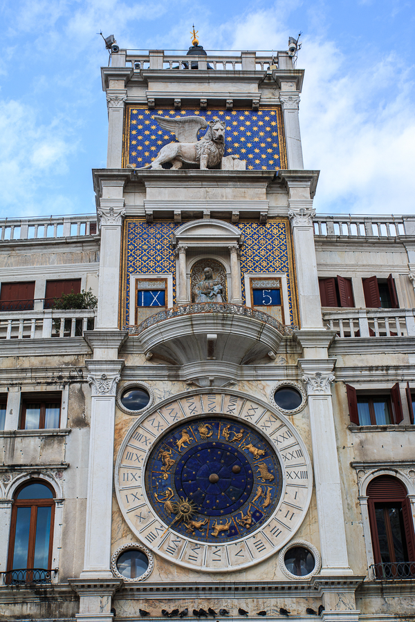 Torre del Reloj en Plaza San Marcos