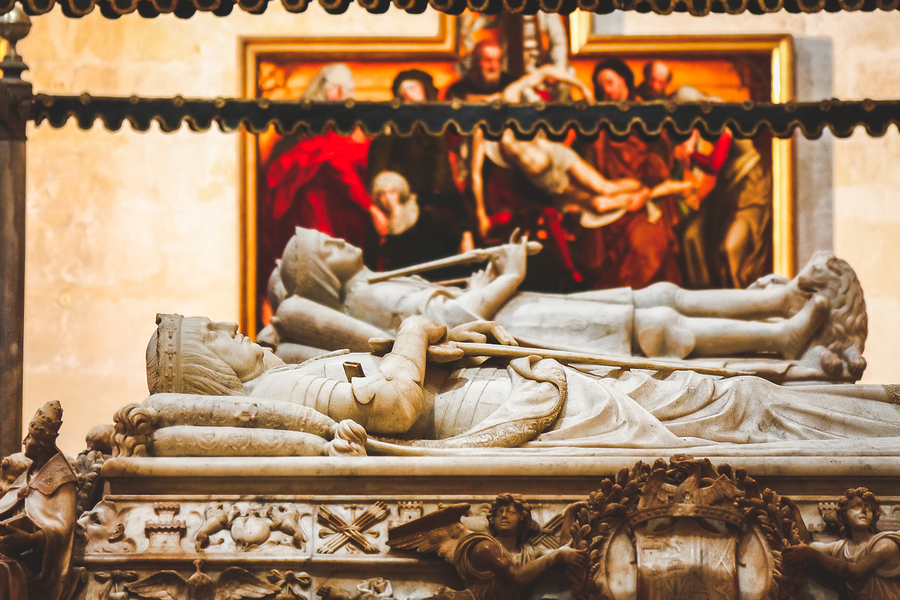 Tumba reyes católicos en la Capilla Real de Granada