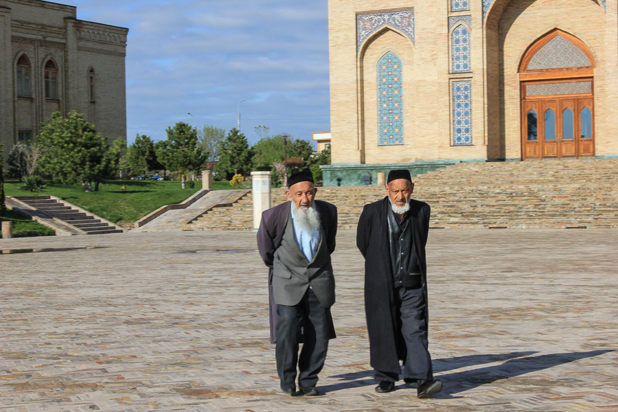 Uzbekos en Hazrat Imam Uzbekos en Hazrat Imam