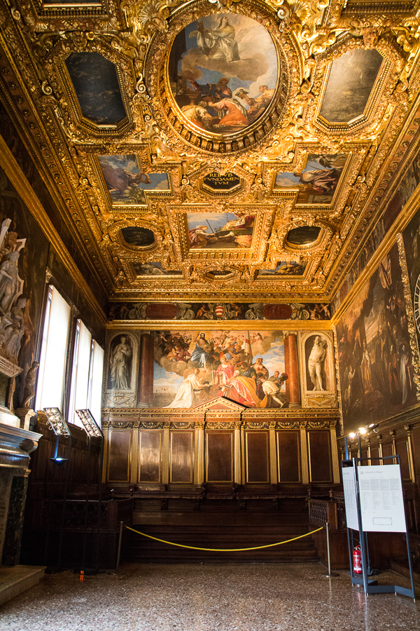 viajar a venecia interior del palacio ducal