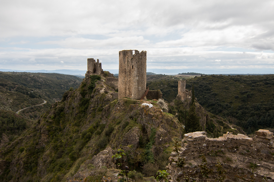 Vistas desde lo alto de Querthineux en Lastours Vistas desde lo alto de Querthineux en Lastours