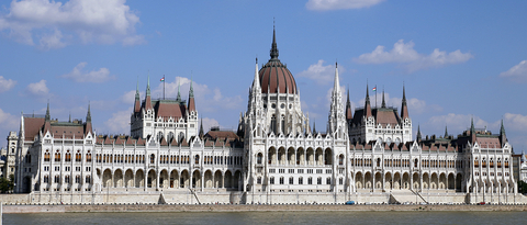 Parlamento de Budapest desde el otro lado del Danubio