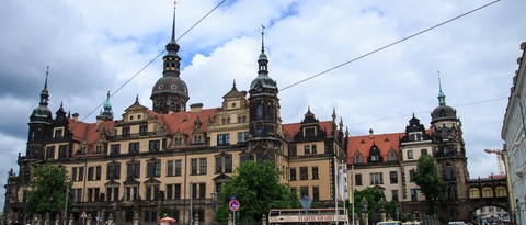 Residenzschloss desde el Zwinger en Dresde