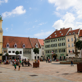 Plaza Hlavne Namastie Bratislava